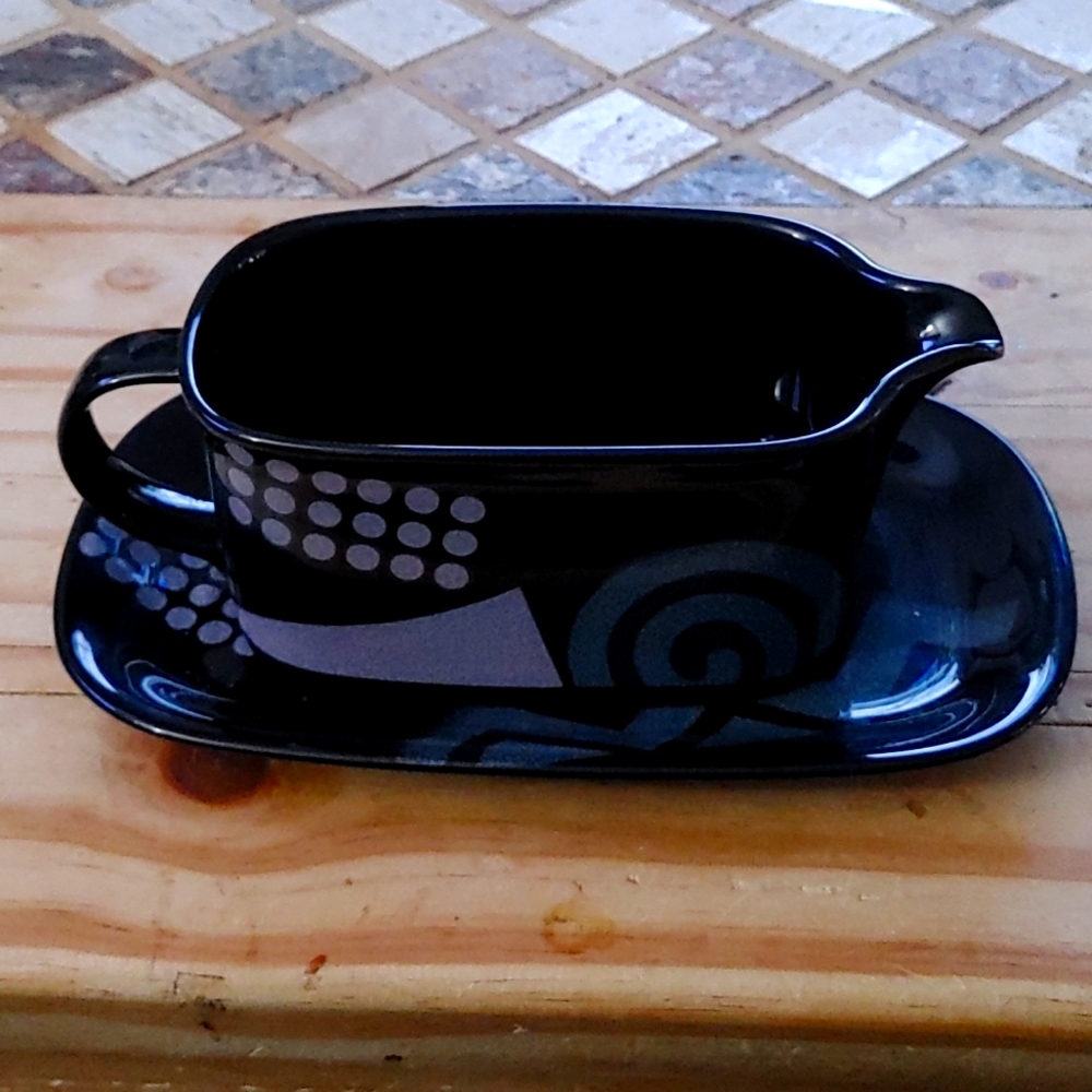 Vintage Mikasa Intaglio BIX Gravy boat Pink & Gray on Black 90s Postmodern CAC66
